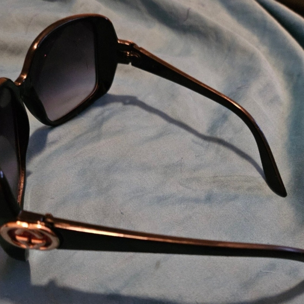 Authentic gucci sunglasses - Picture 5 of 7